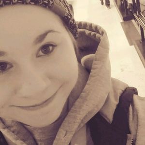 Meet your Posher, Alexis