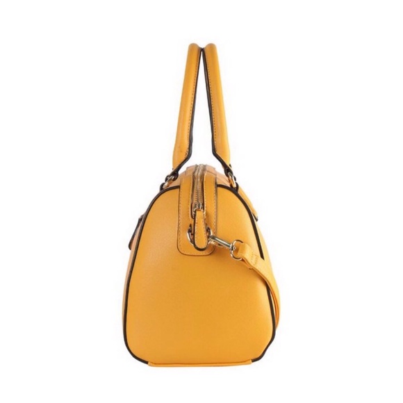 Beautiful Boston Bag 👜 - Picture 2 of 5