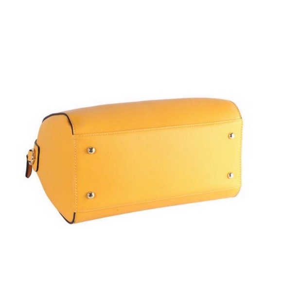 Beautiful Boston Bag 👜 - Picture 4 of 5