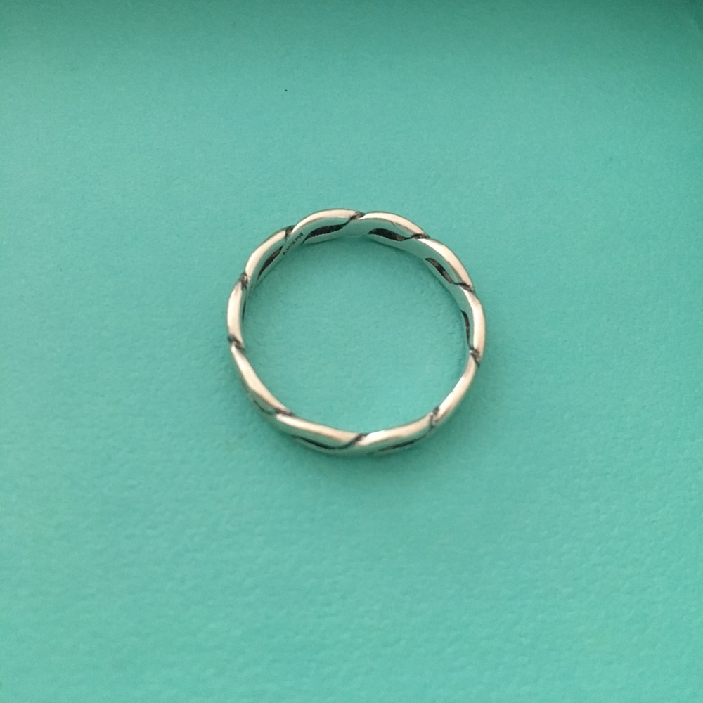 James Avery twisted band