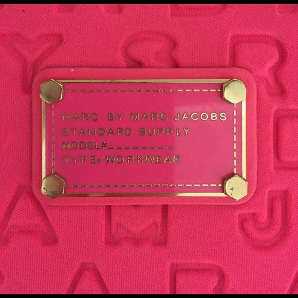 Marc by Marc Jacobs Dreamy Logo Tablet Case - Picture 3 of 4