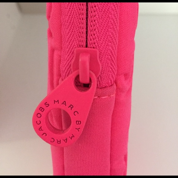 Marc by Marc Jacobs Dreamy Logo Tablet Case - Picture 4 of 4