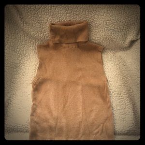D&G Camel wool sleeveless turtleneck sweater