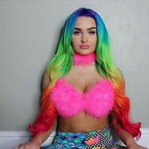 Fluffy bra and choker