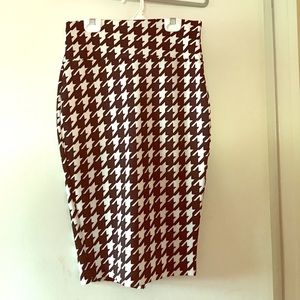 Women's houndstooth skirt