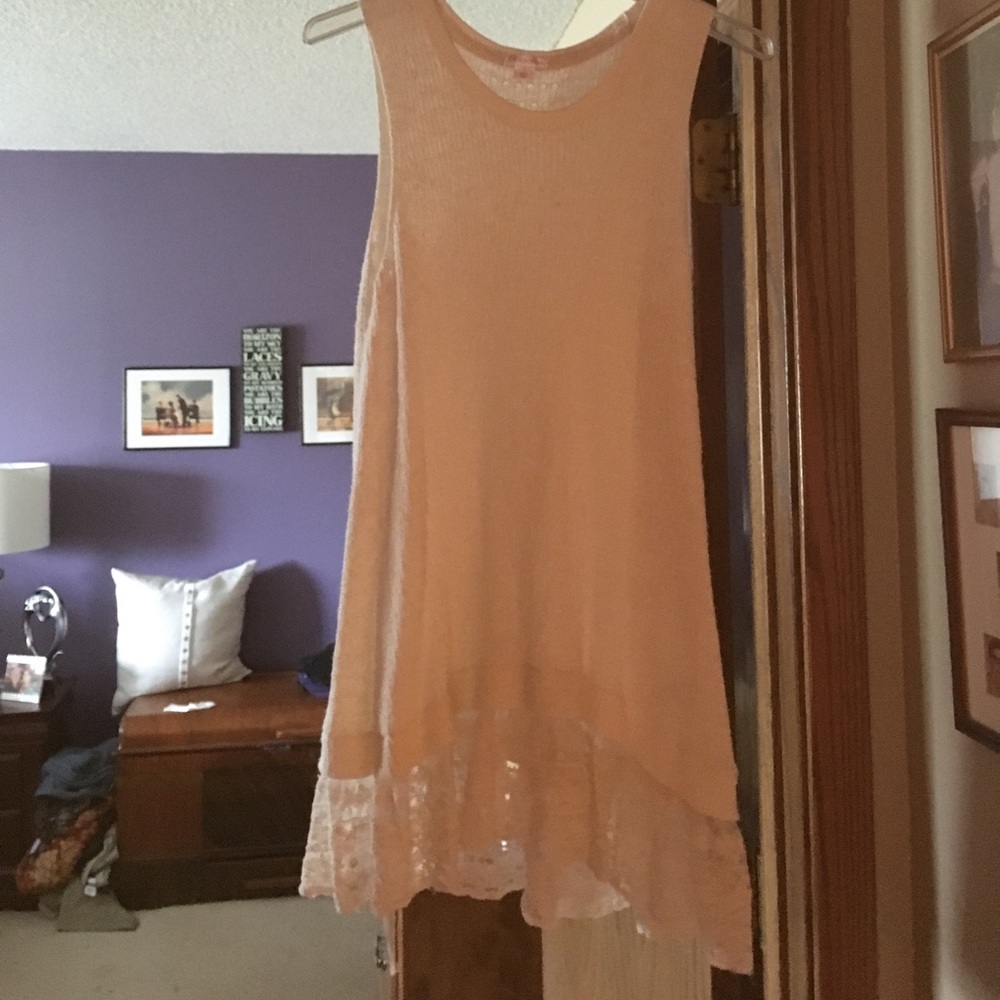 Tunic sweater with lace ruffle