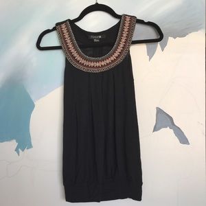 Tribal neck Tank