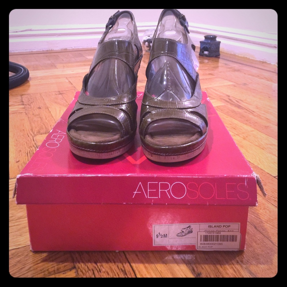 Crocodile Print Wedges. Aerosoles Island Pop.