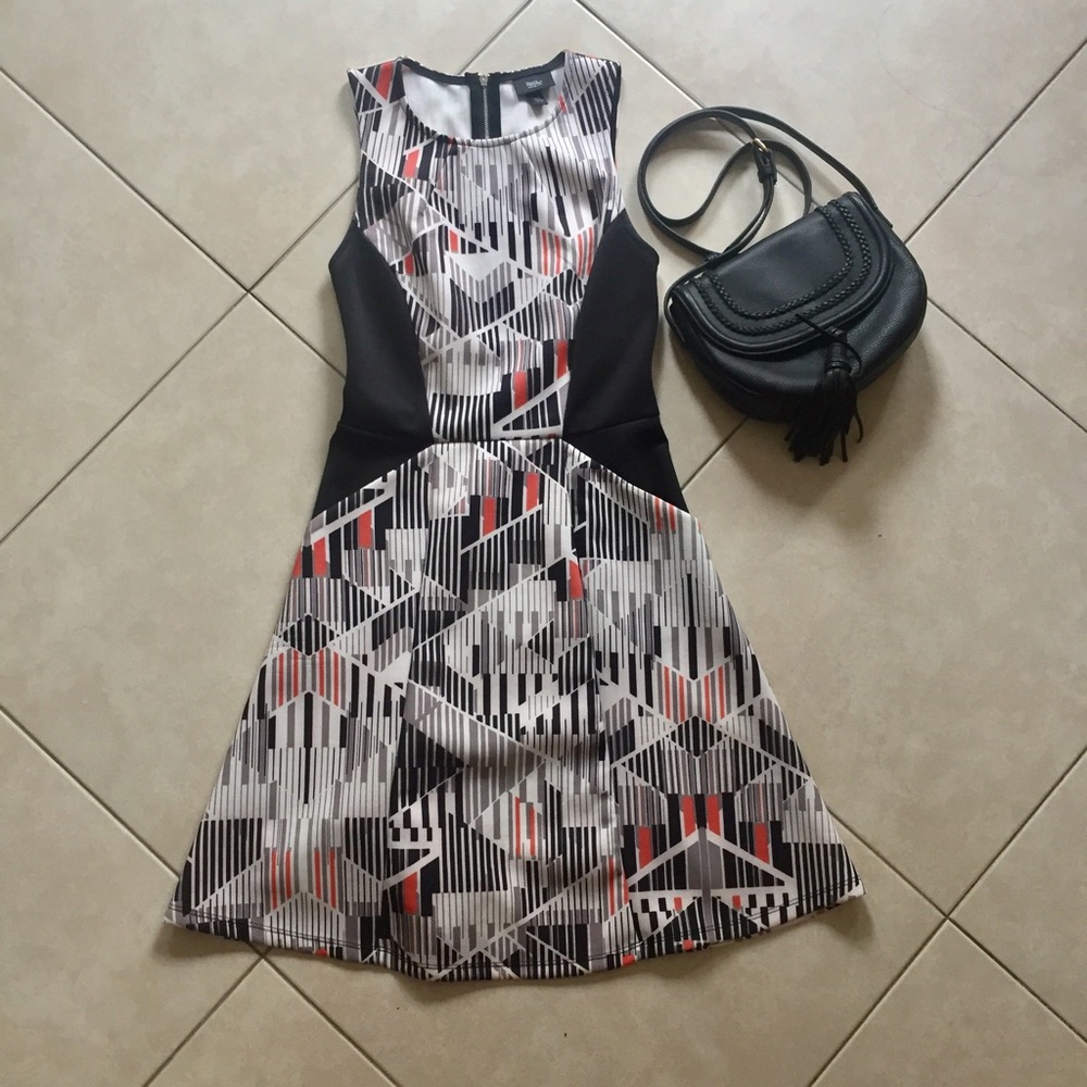 Mossimo patterned dress with pockets