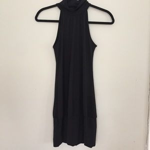 Black sleeveless dress