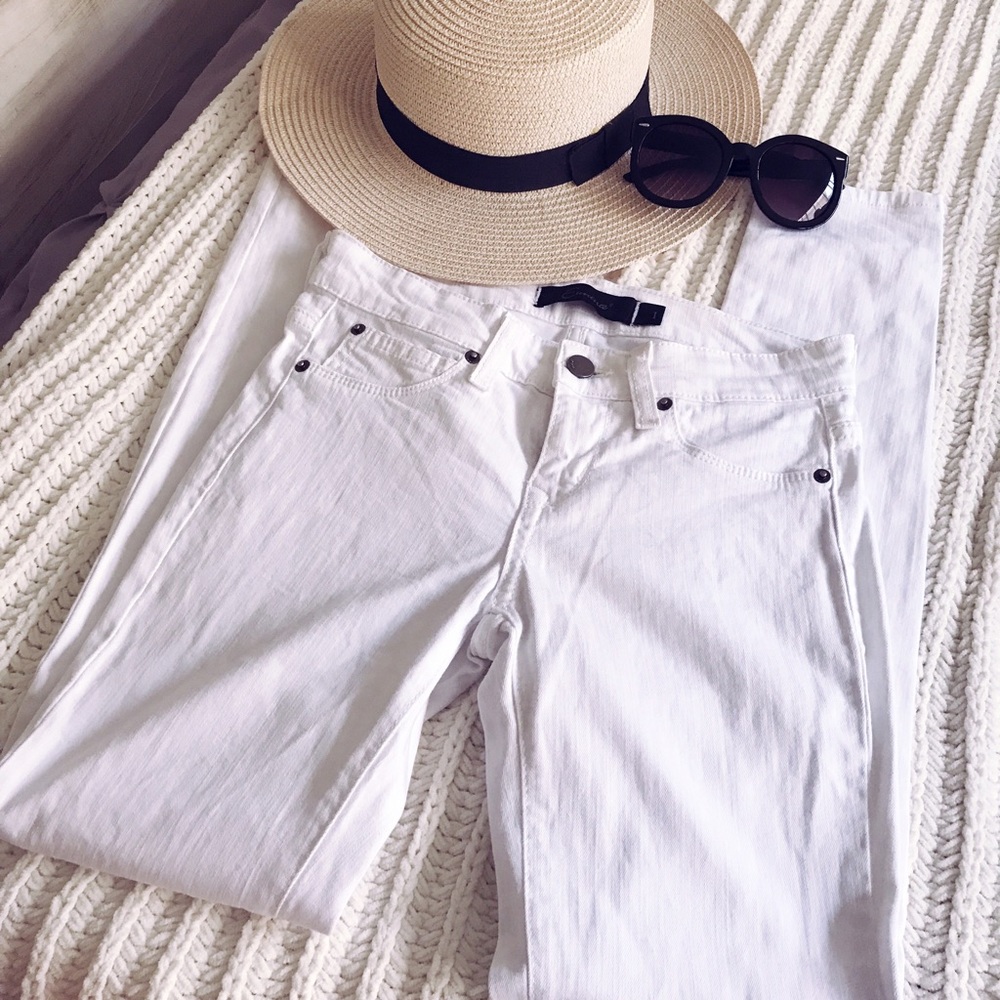 White skinny jeans