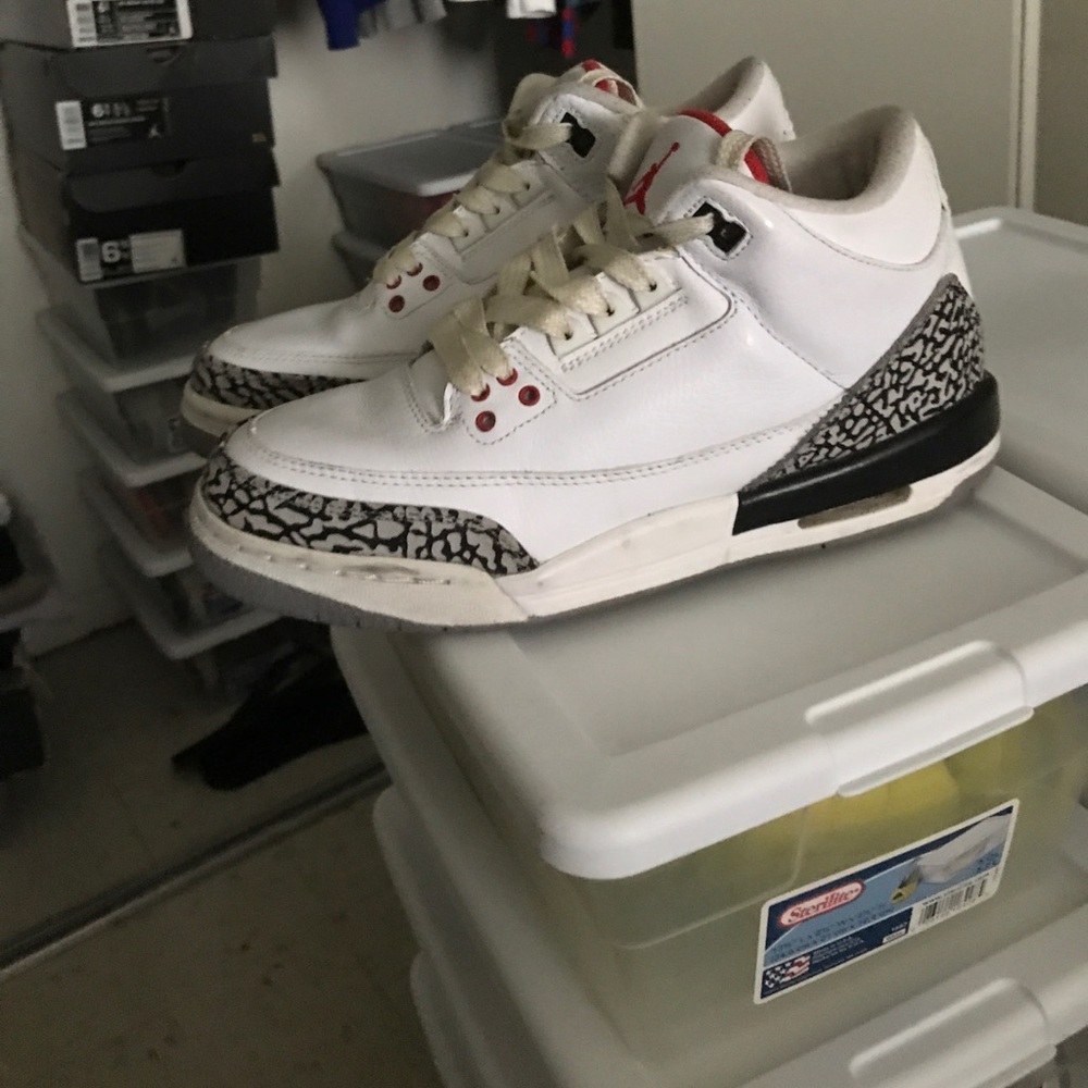 Jordan 3s SIZE 6.5 YOUTH