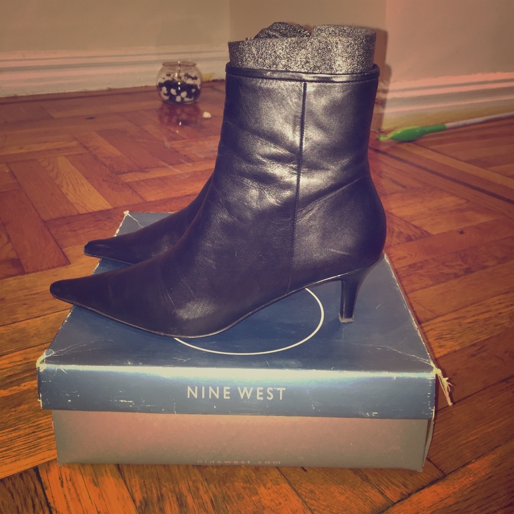 Ankle booties. Nine West Liritao. Like New.