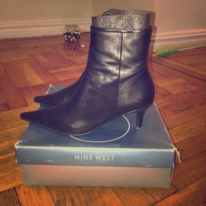 Ankle booties. Nine West Liritao. Like New.