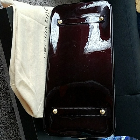 Louis Vuitton Vernis Alma GM - Picture 7 of 8