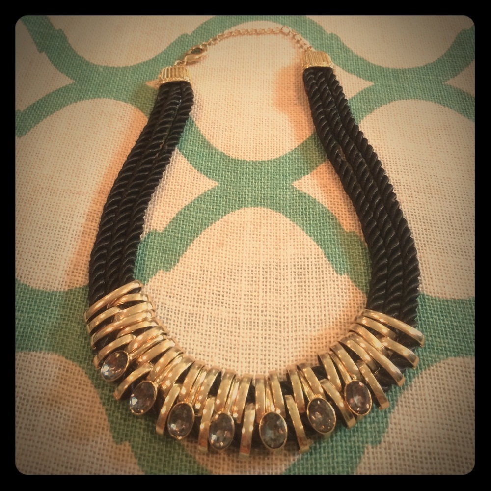 NWT statement necklace