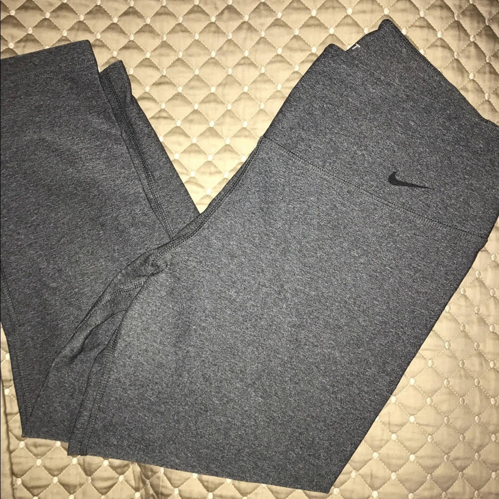 Nike power legend crop