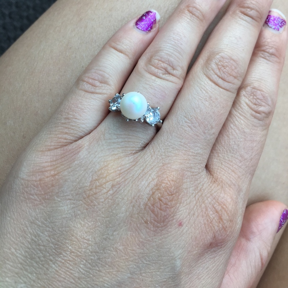 Size 5 sterling silver pearl ring