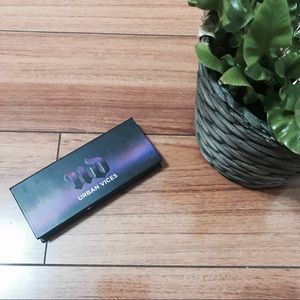 Urban Decay Urban Vices Eye Shadow Palette