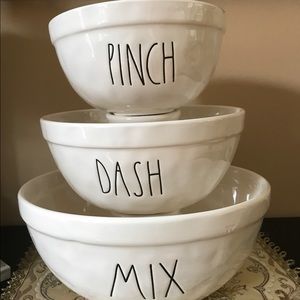 Rae Dunn mixing bowl set
