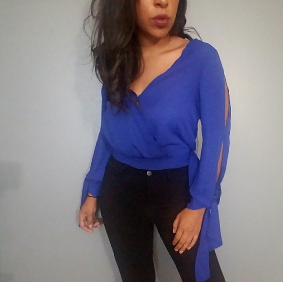 💦2FOR$20💦ROYAL BLUE SURPLICE CROP TOP - Picture 2 of 5