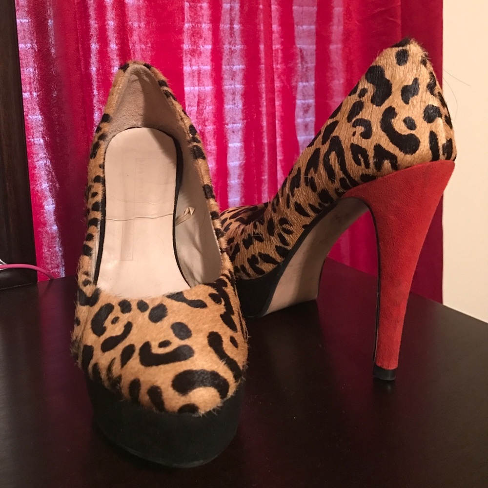 Zara Woman 4.5 inch leopard stilettos 👠. SEXY!