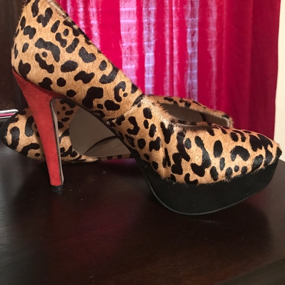 Zara Woman 4.5 inch leopard stilettos 👠. SEXY! - Picture 4 of 6