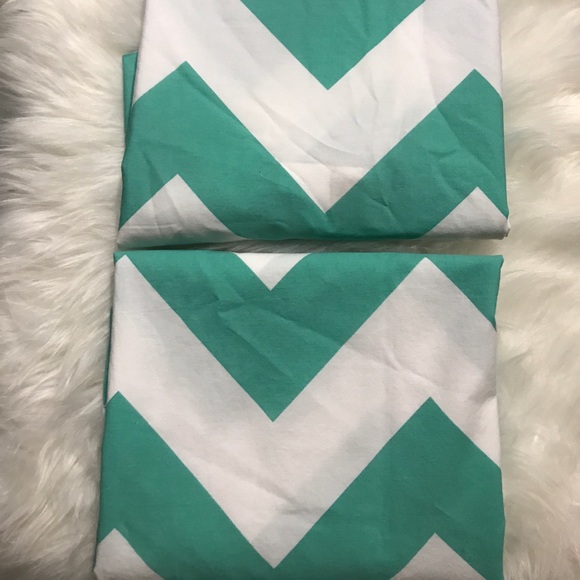 POTTERY BARN TEEN CHEVRON STANDARD SHAM TURQUOISE - Picture 2 of 5