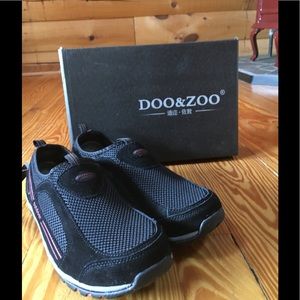 NWT Doo & Zoo Black Slip On