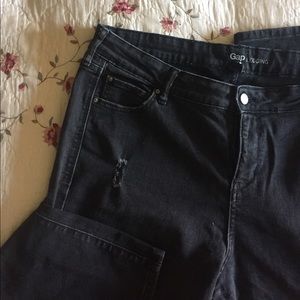 Black Gap "Legging" jeans with rip details