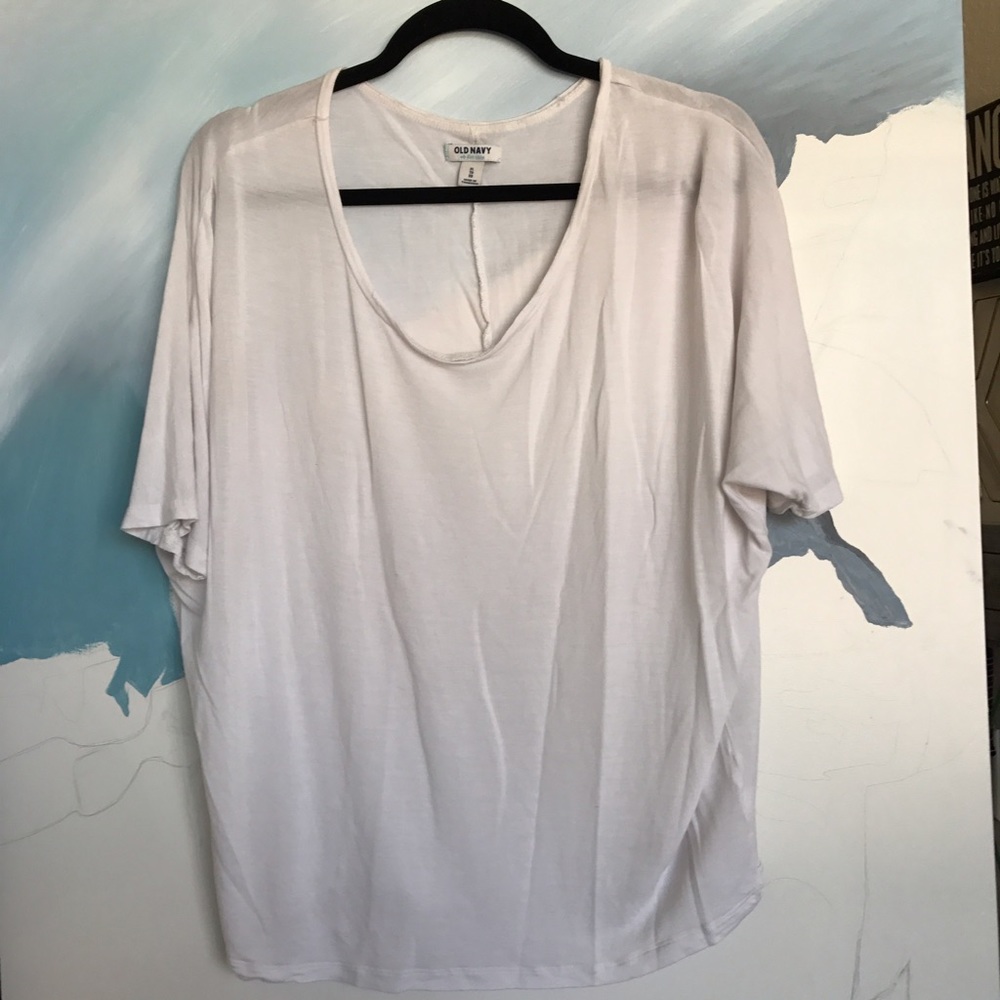 Loose white t