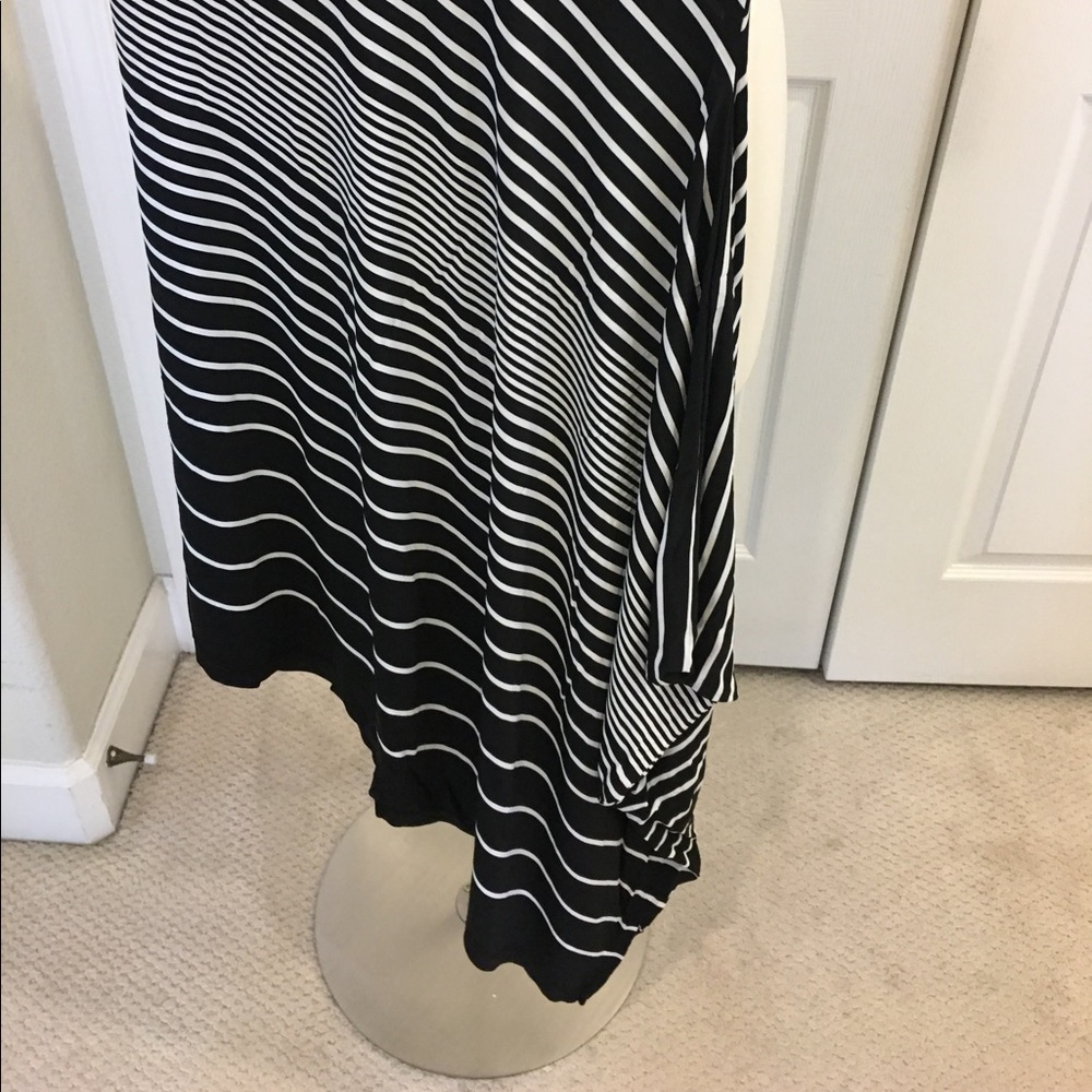 Black And White Asymmetrical Dress - Large - EUC - Picture 5 of 5