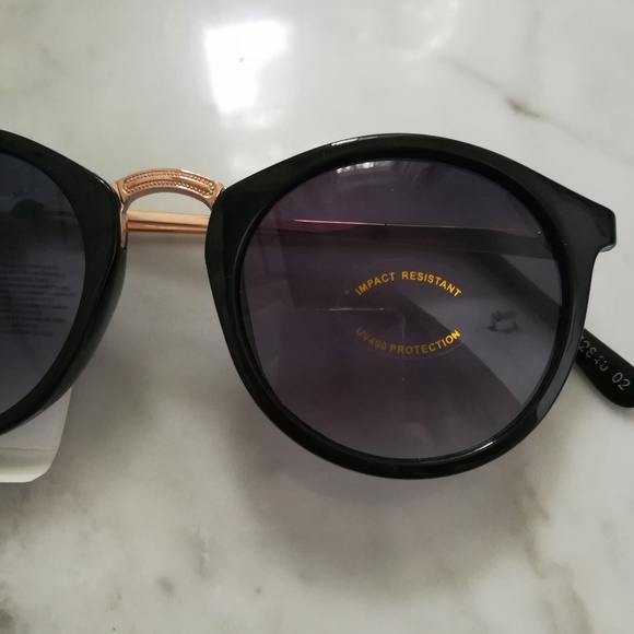 VINTAGE NOSE-BRIDGE SUNNIES - Picture 2 of 4