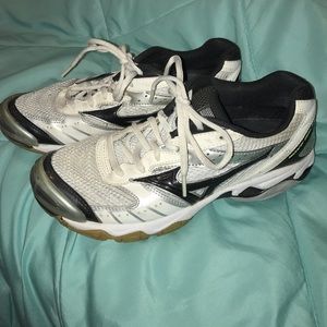 Mizuno volleyball shoes
