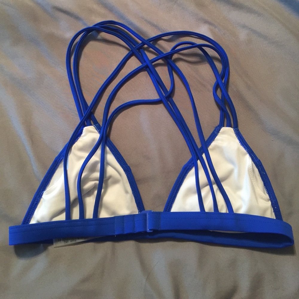 Victoria's Secret swim top - Picture 2 of 3