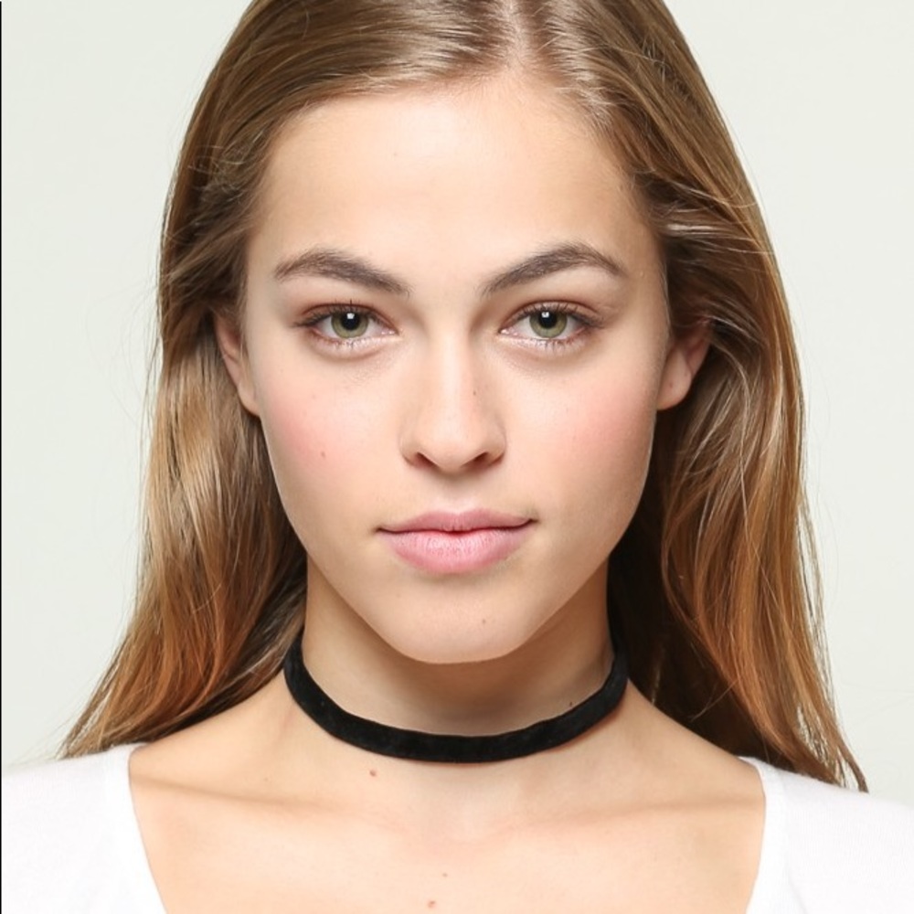 Black choker