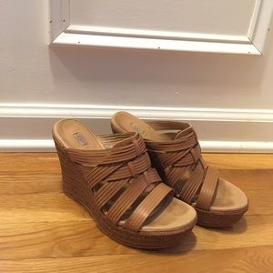 Ugg Tan Platform Sandals
