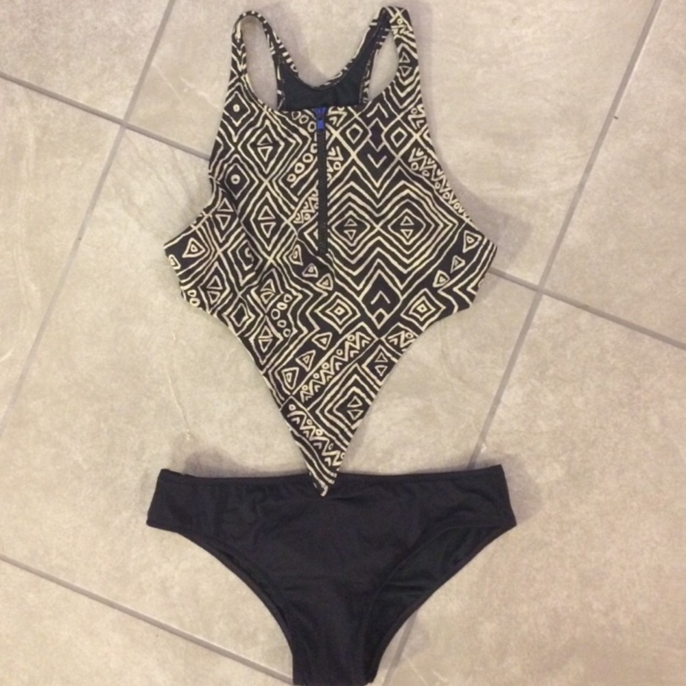 Billabong one piece swimsuit size M