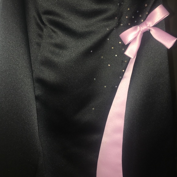 Black and pink long prom dress with rhinestones! - Picture 3 of 6