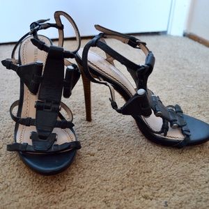 Pour la Victoire Heels