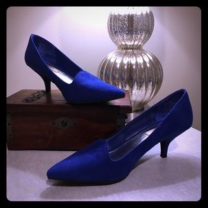 Blue suede kitten heel pumps