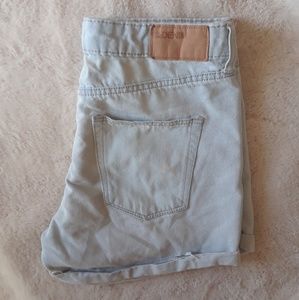 H&M light washed denim mom shorts