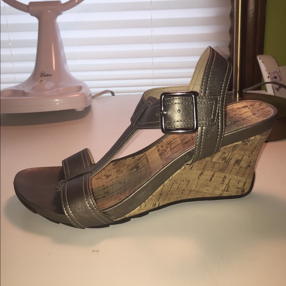 WEDGES - Picture 2 of 2