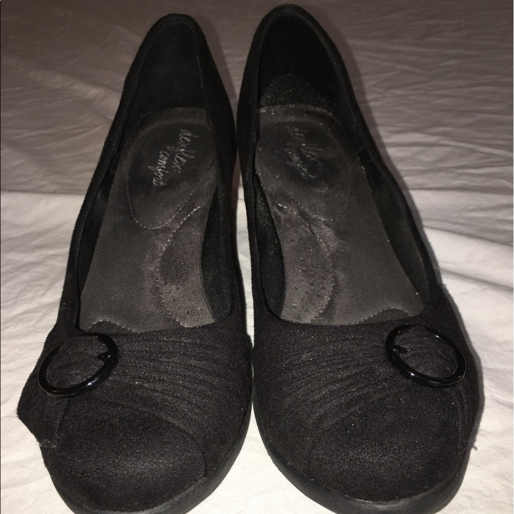 Size 9 Women's black wedges