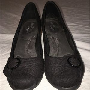 Size 9 Women's black wedges