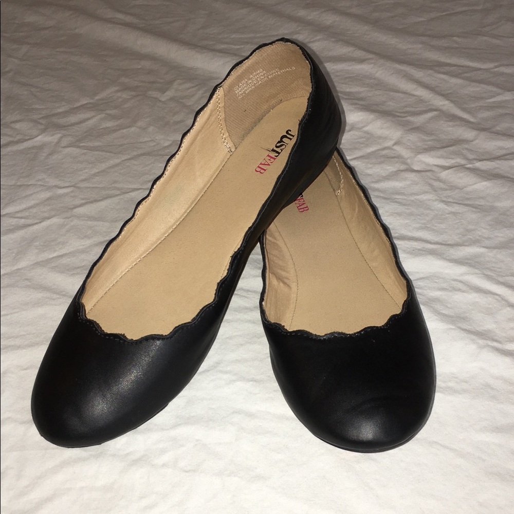 Women's black flats