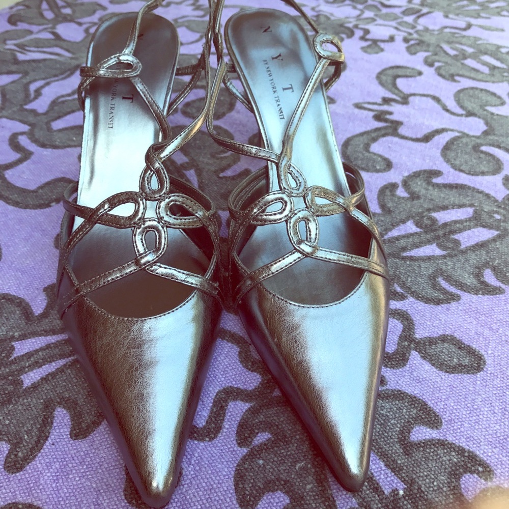 Silver sling back Dress Shoes 👠