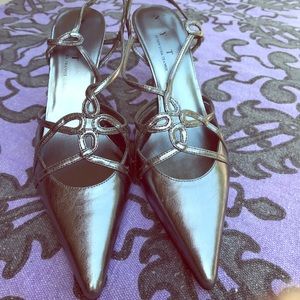 Silver sling back Dress Shoes 👠