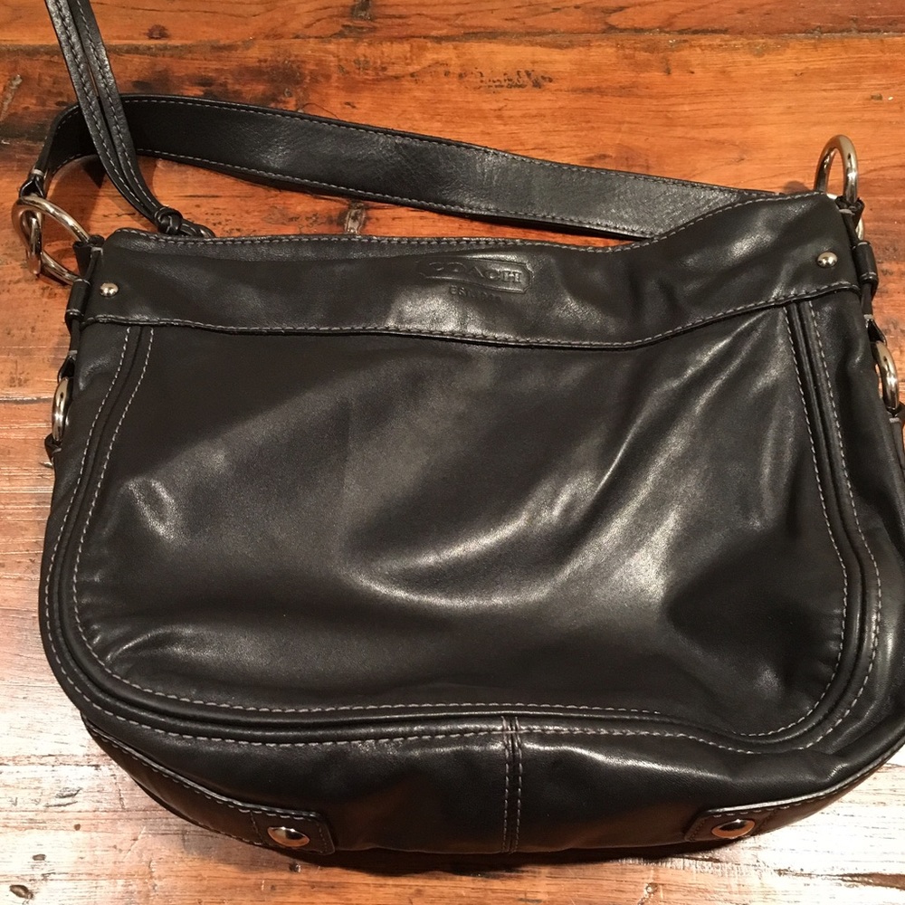 Coach Black with zip closure Excellent Condition