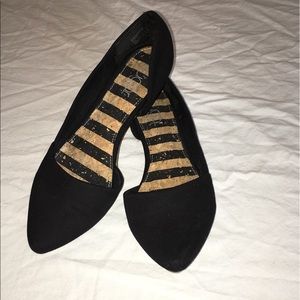 Women's cut out black flats!!